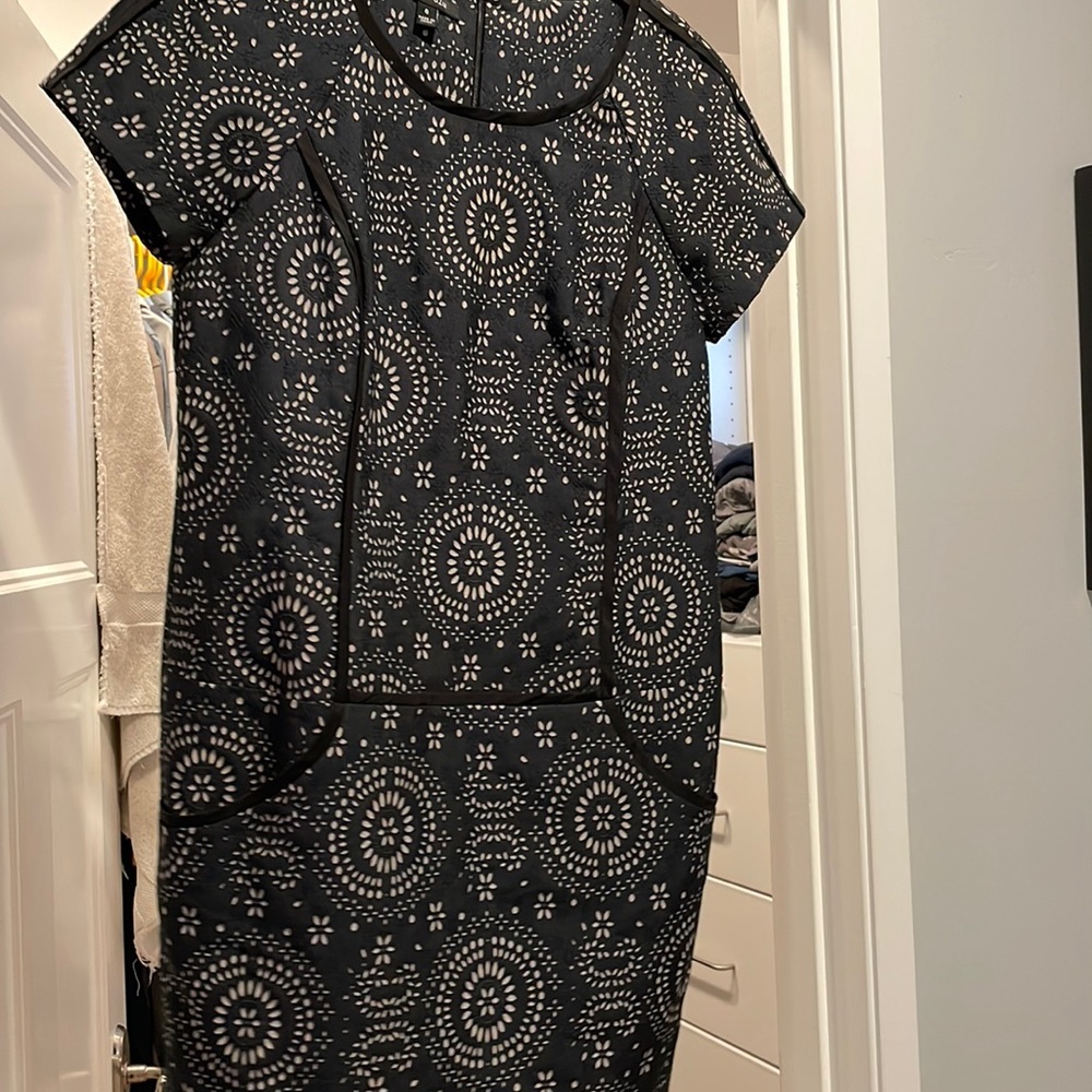 Ivy + blu shift dress with pockets